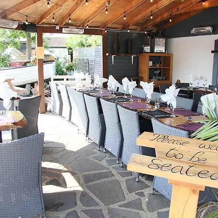 Πανδοχείο The Watersedge, Canal 4*