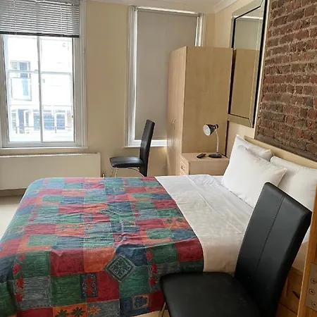 Seven Dials Annexe 3*
