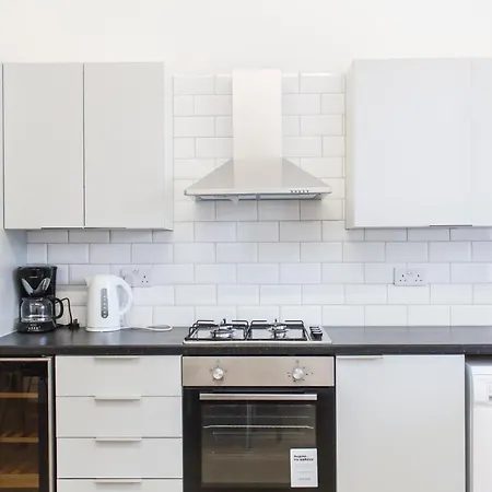 Mansion House With Spacious Close To Excel And Canarywharf *