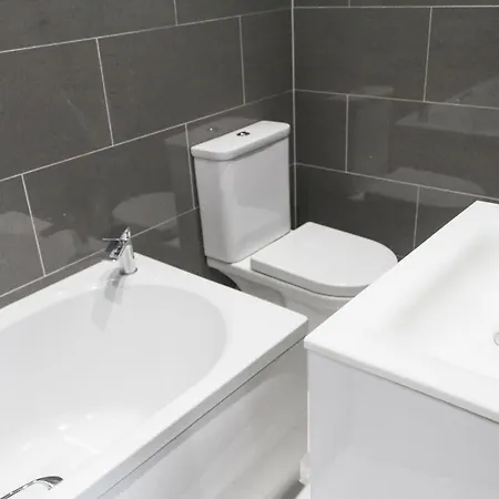 Aparthotel Mansion House With Spacious Close To Excel And Canarywharf London