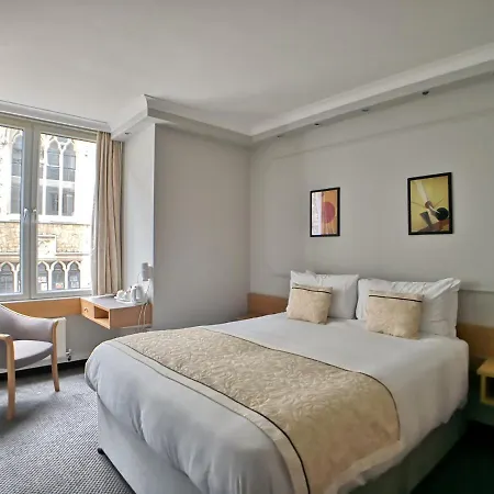 Lancaster Hall Hotel 3*