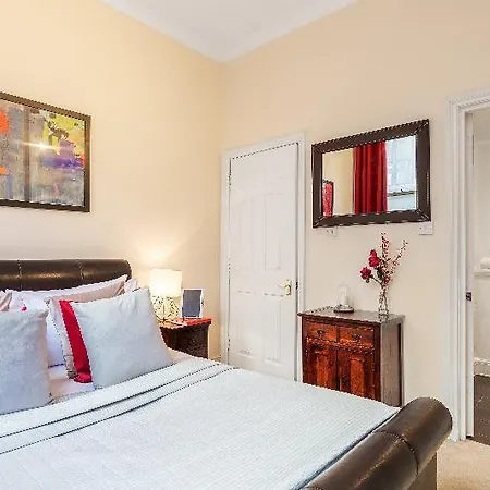 Deluxe Creechurch Lane Serviced 4*