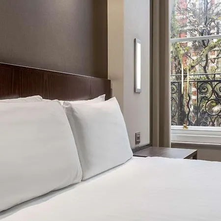 Hotel Nh Kensington 4*