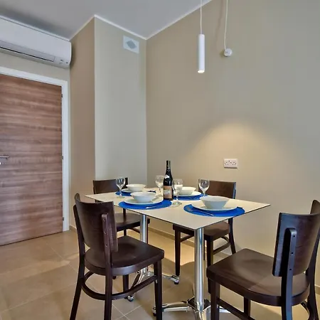 Spinola Park - Duplex Top Floor With Terrace