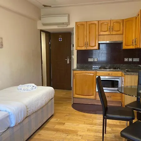 アパート Lovely Studio Fits 3 Near Hyde Park-r22-building32 ロンドン