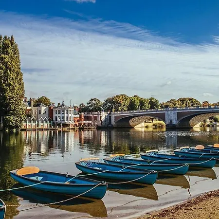 The Mitre, Hampton Court 5*