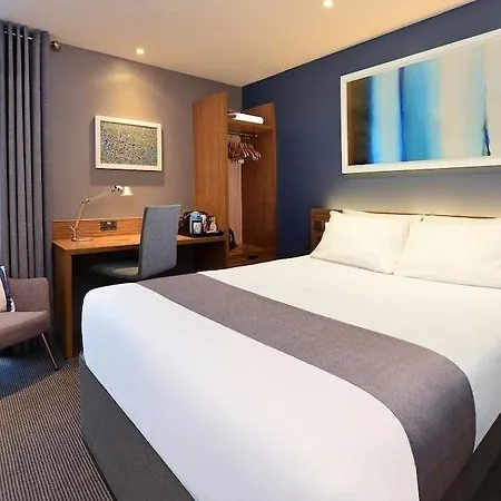 Travelodge Farringdon Hotel 3*