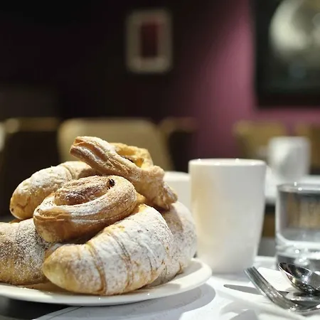 Doubletree By Hilton - West End 4*