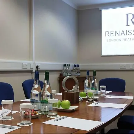 Renaissance London Heathrow מלון