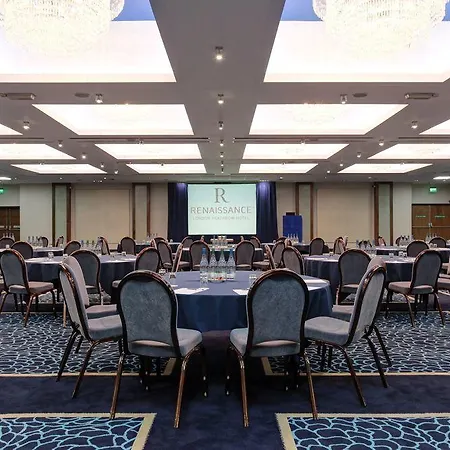 מלון Renaissance London Heathrow 4*