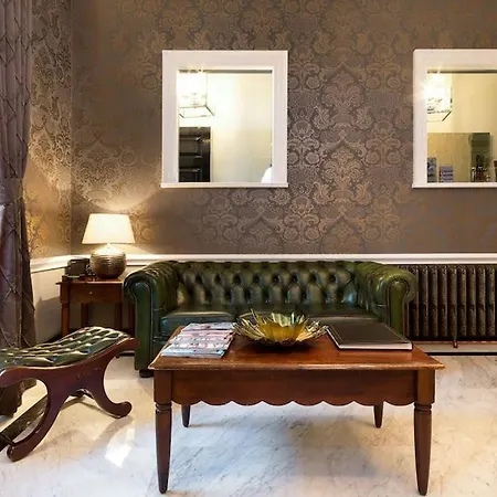 Staunton - 4* London
