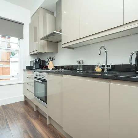 Beautiful In Gorgeous Location Apartment