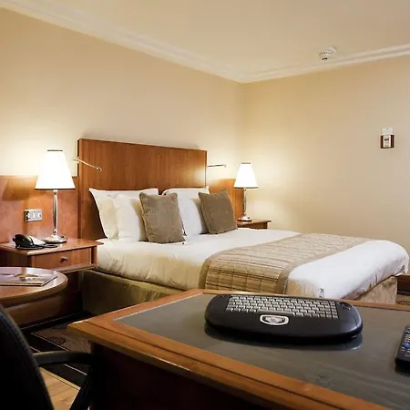 Crowne Plaza Heathrow, An Ihg