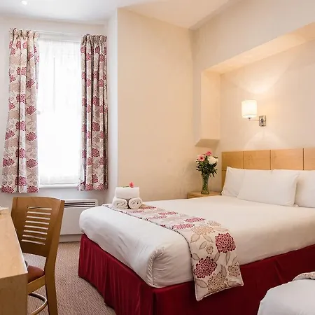 Oliver Plaza Hotel 4*