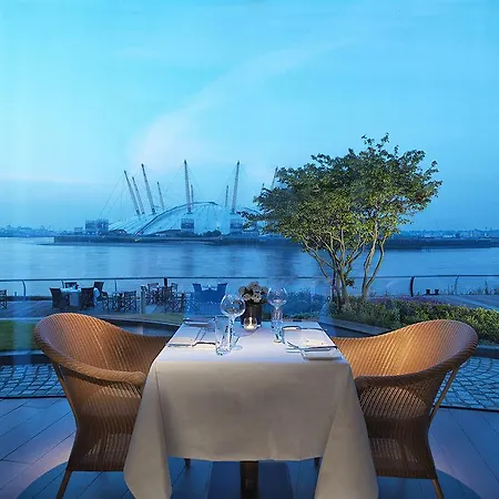 Radisson Blu Hotel, Canary Wharf East Hotel 4*