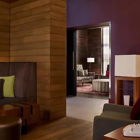 Aloft Excel 4* Лондон