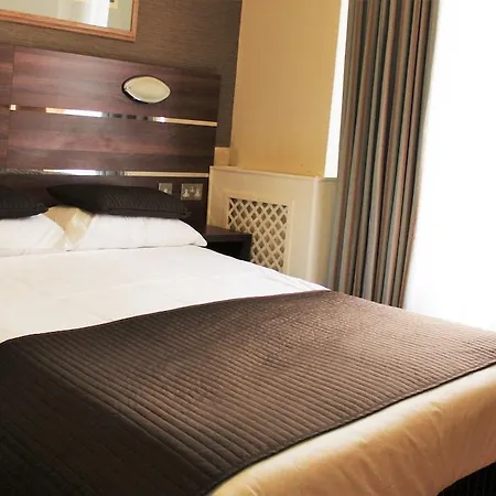 Huttons Hotel, Victoria فندق 3*