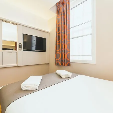 Point A Canary Wharf 3* Londra