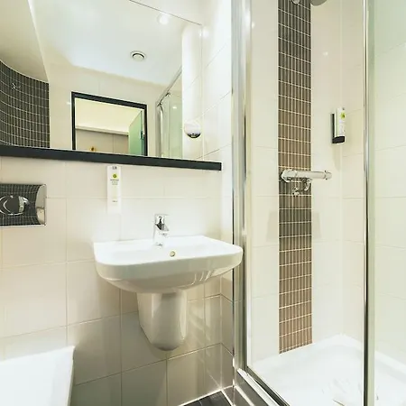 Point A Canary Wharf Hotel 3*