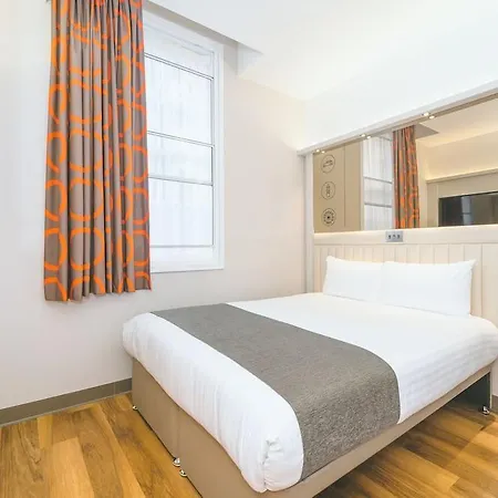 Point A Canary Wharf 3* Londra