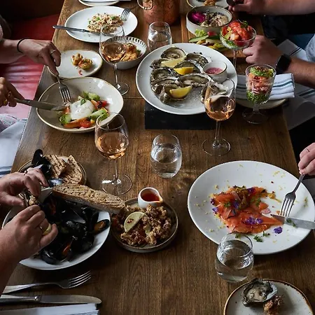 The Mitre, Hampton Court 5*