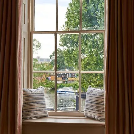 The Mitre, Hampton Court Hotel Kingston upon Thames (Greater London)