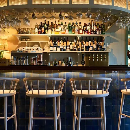 The Mitre, Hampton Court Hotel