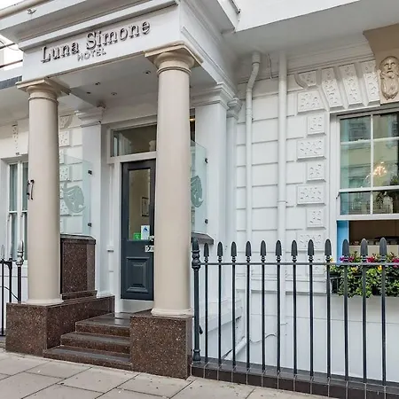 Luna And Simone Hotell London