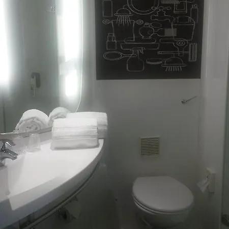 Ibis Docklands Canary Wharf 3*