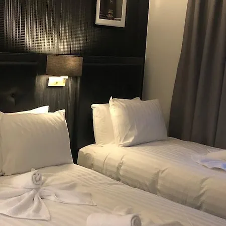 Hotel The Pack And Carriage London