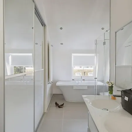 Aparthotel Nevern Place By Supercity 4*