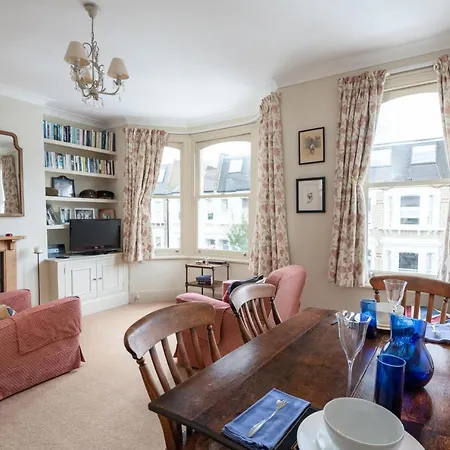 Traditional Fulham Close To The River Thames By Underthedoormat *