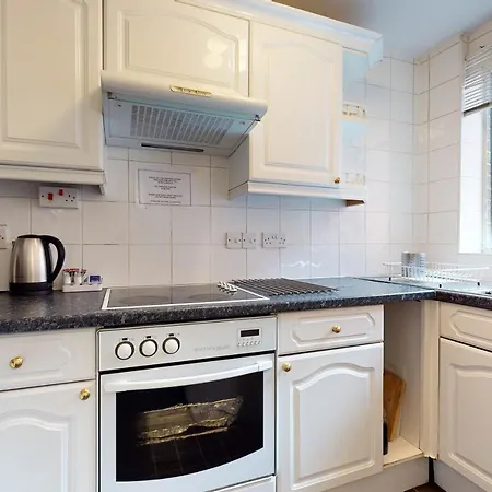 Hertford Court Aparthotel London