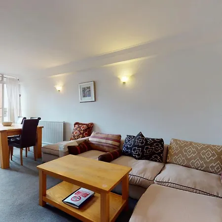 Hertford Court Aparthotel 3*