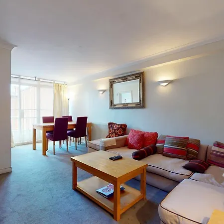 Hertford Court Aparthotel 3*