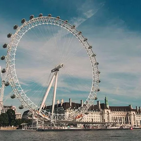 Kensington Court - Earls Court 3* Лондон