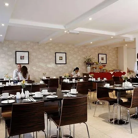 Отель Kensington Court - Earls Court