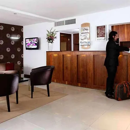 Kensington Court - Earls Court Отель 3*