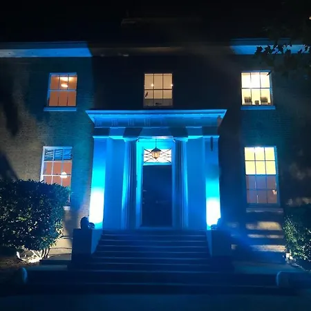 Mansion House With Spacious Close To Excel And Canarywharf *