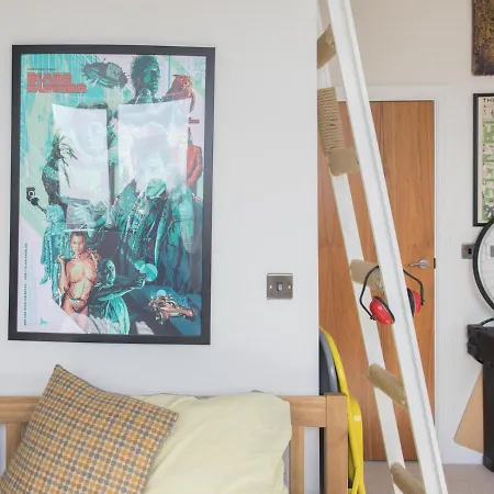 Pass The Keys Trendy 2Br Walthamstow Apartment- Perfect Location Apartment *