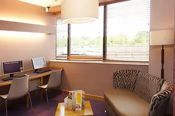 호텔 Premier Hanger Lane 3*