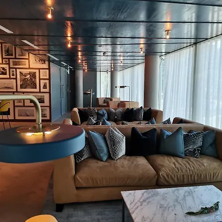 Charles Hope Canary Wharf South Quay شقة لندن