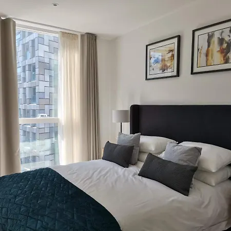 Charles Hope Canary Wharf South Quay شقة لندن
