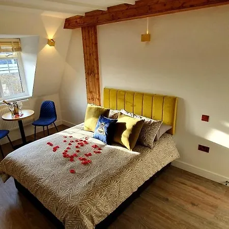 Angel Townhouse Hotel 3*