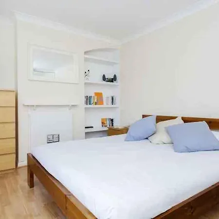 Veeve - A Little Apartment
