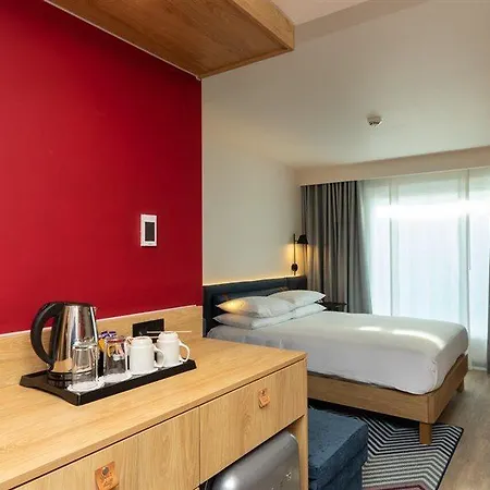 Hampton By Hilton Park Royal 3* لندن