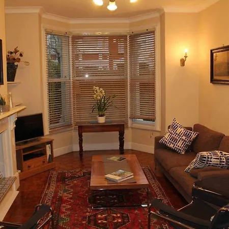 Alexandra House - Three Bedroom House Holiday home
