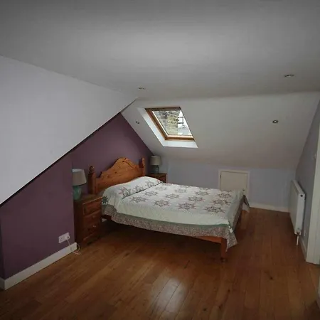 Alexandra House - Three Bedroom House