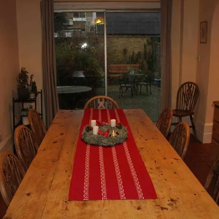 Holiday home Alexandra House - Three Bedroom House *