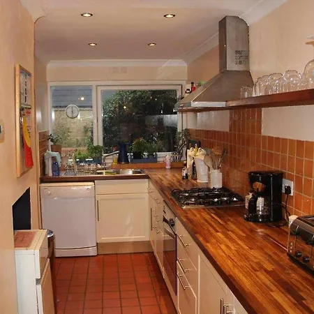 Holiday home Alexandra House - Three Bedroom House *